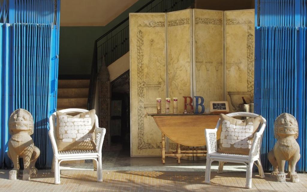 Hotel Bric-A-Brac Battambang Exterior foto