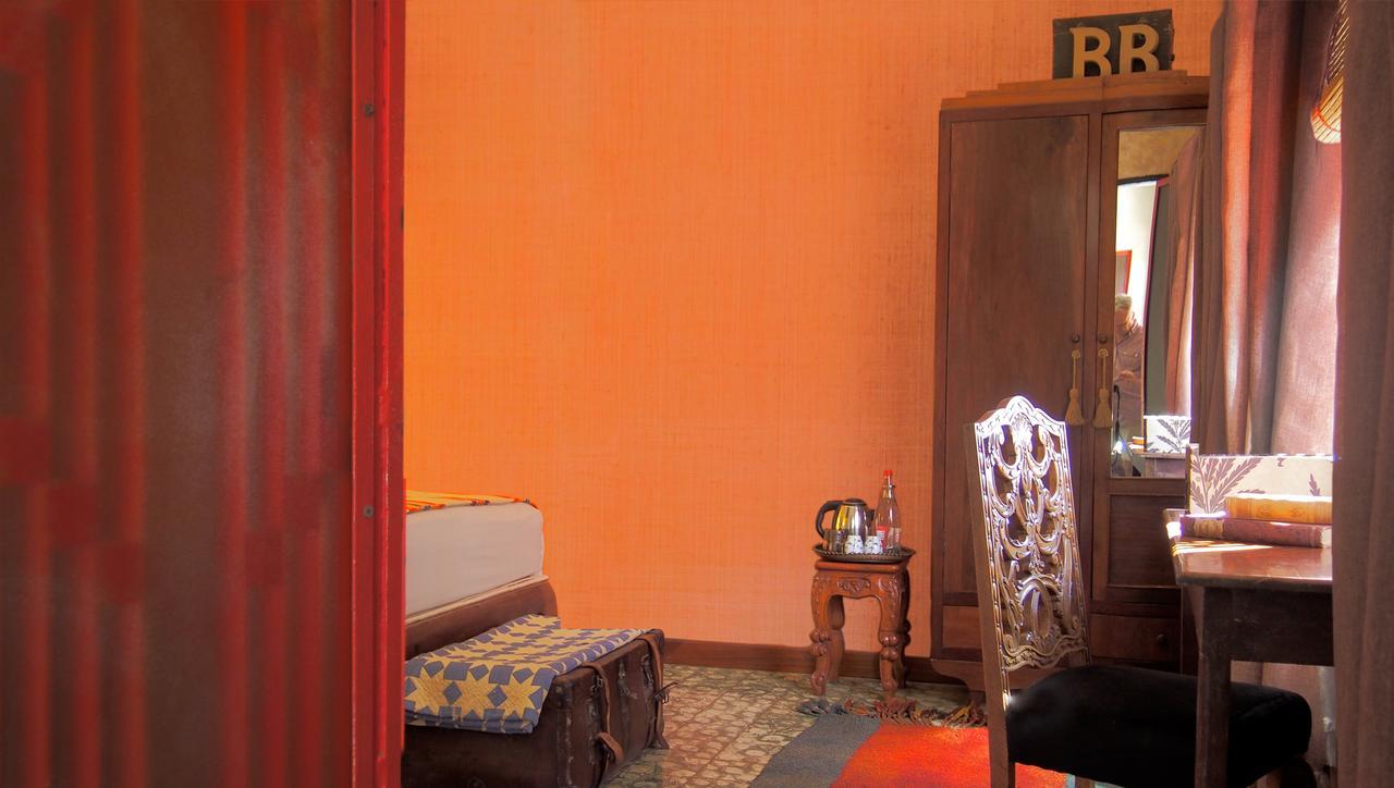 Hotel Bric-A-Brac Battambang Exterior foto