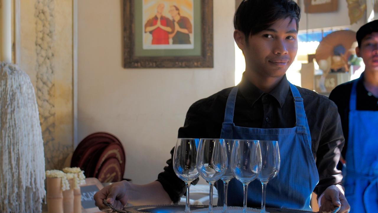 Hotel Bric-A-Brac Battambang Exterior foto