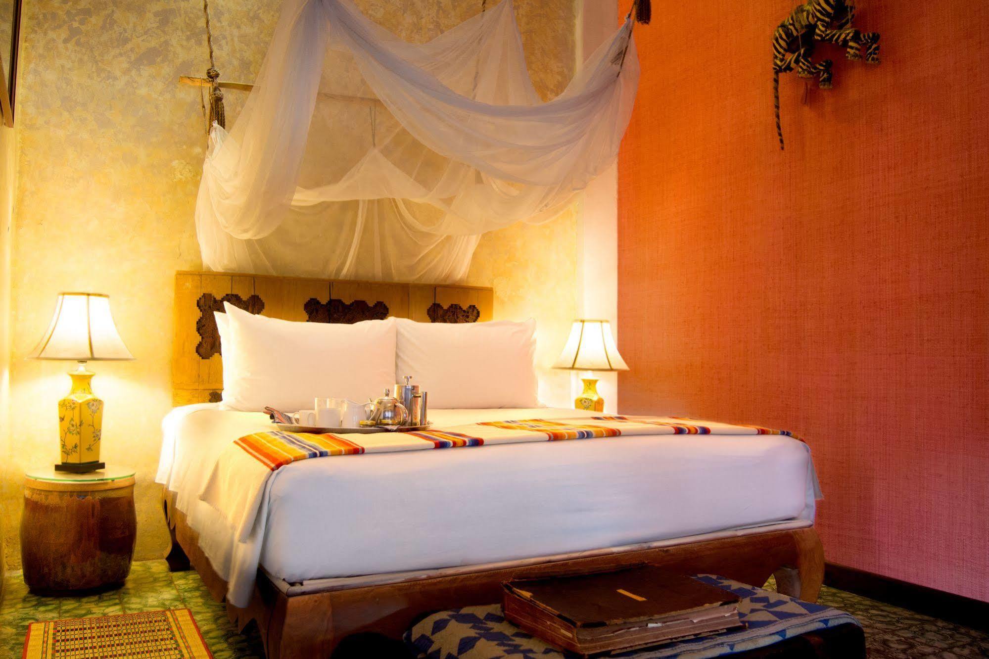 Hotel Bric-A-Brac Battambang Exterior foto