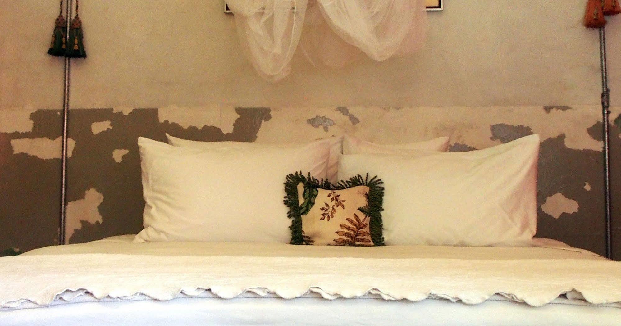 Hotel Bric-A-Brac Battambang Exterior foto