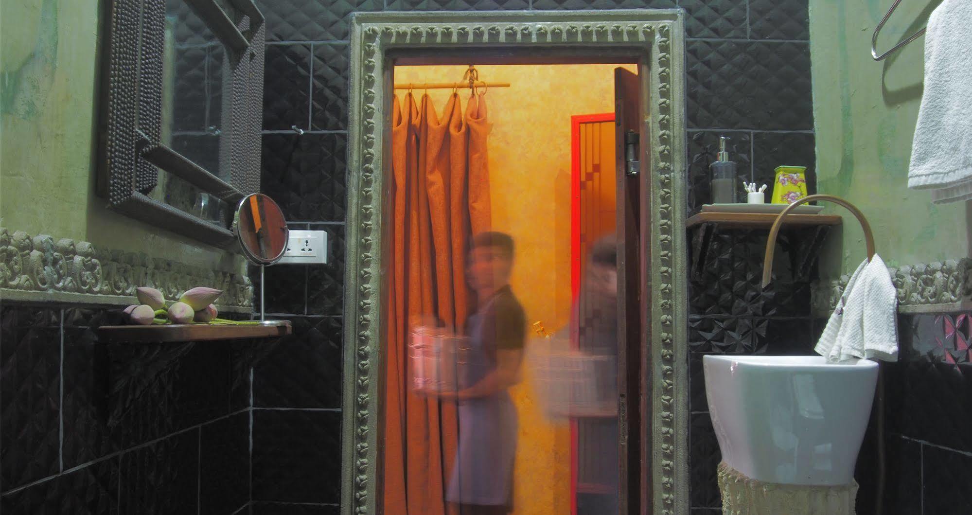 Hotel Bric-A-Brac Battambang Exterior foto